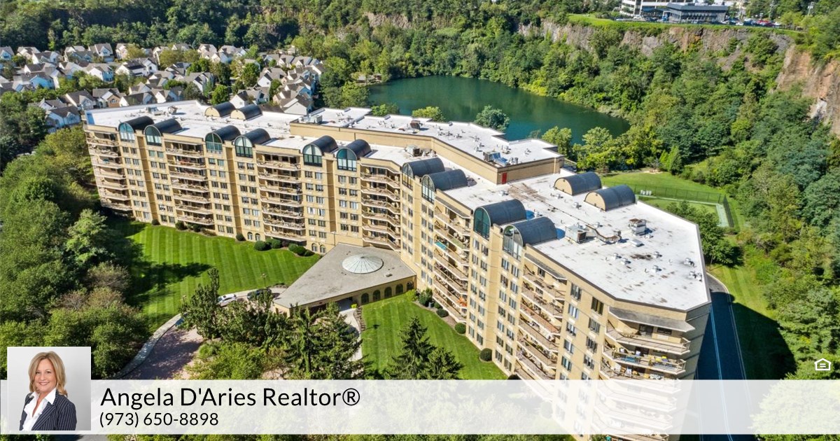 10 Smith Manor Blvd, Unit 112, West Orange, NJ 07052