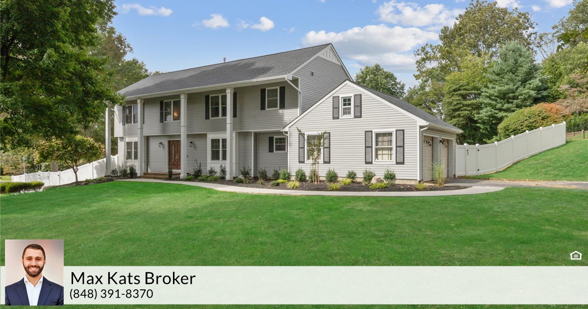 17 Quaker Rd, Middletown Township, NJ 07748